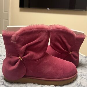 NEW! UGG boots with bow size 10